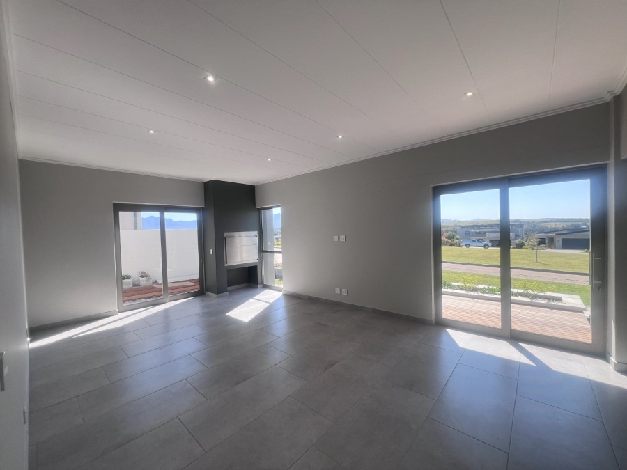 4 Bedroom Property for Sale in Oubaai Western Cape